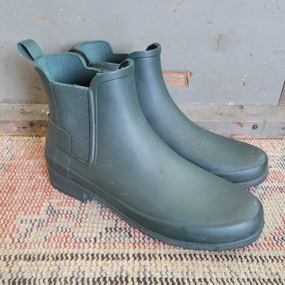Hunter dark forest green Chelsea short rain boots waterproof 7 rubber wellington